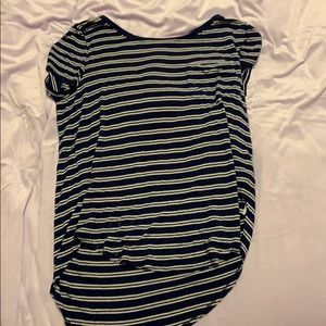 Hollister flowy t-shirt